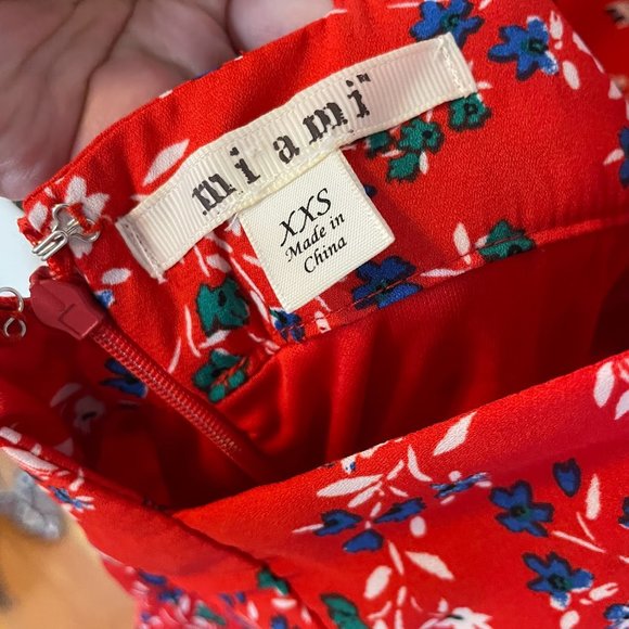 Floral Jumpsuit Size XXS Boutique - Picture 6 of 8